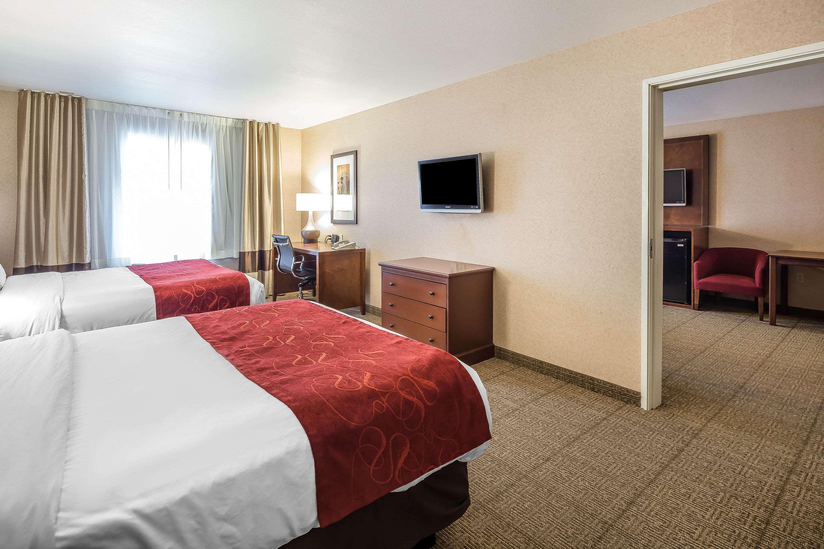 Comfort Suites Anchorage International Airport Exterior photo