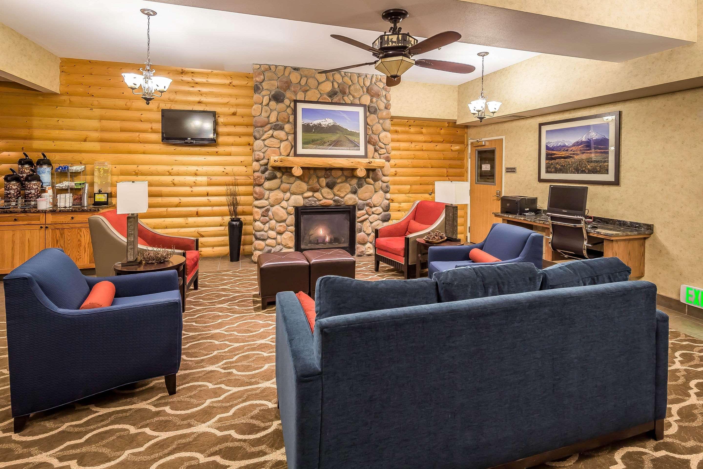 Comfort Suites Anchorage International Airport Exterior photo